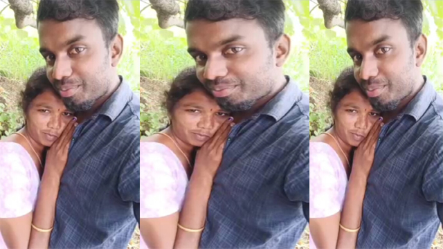 Cheater Tamil Aunty Outdoor Having Fun Mms