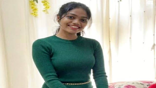 Desi Horny GF – Nude Strip Hard Ride Viral